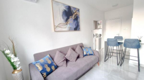 Coastal Chic: Luxury Apt in the Heart of the City! with Smart TV!